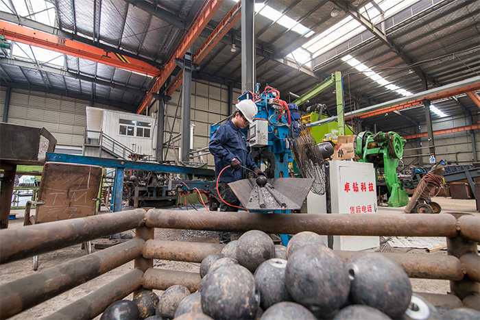 汨罗网架配件-螺栓球加工车间